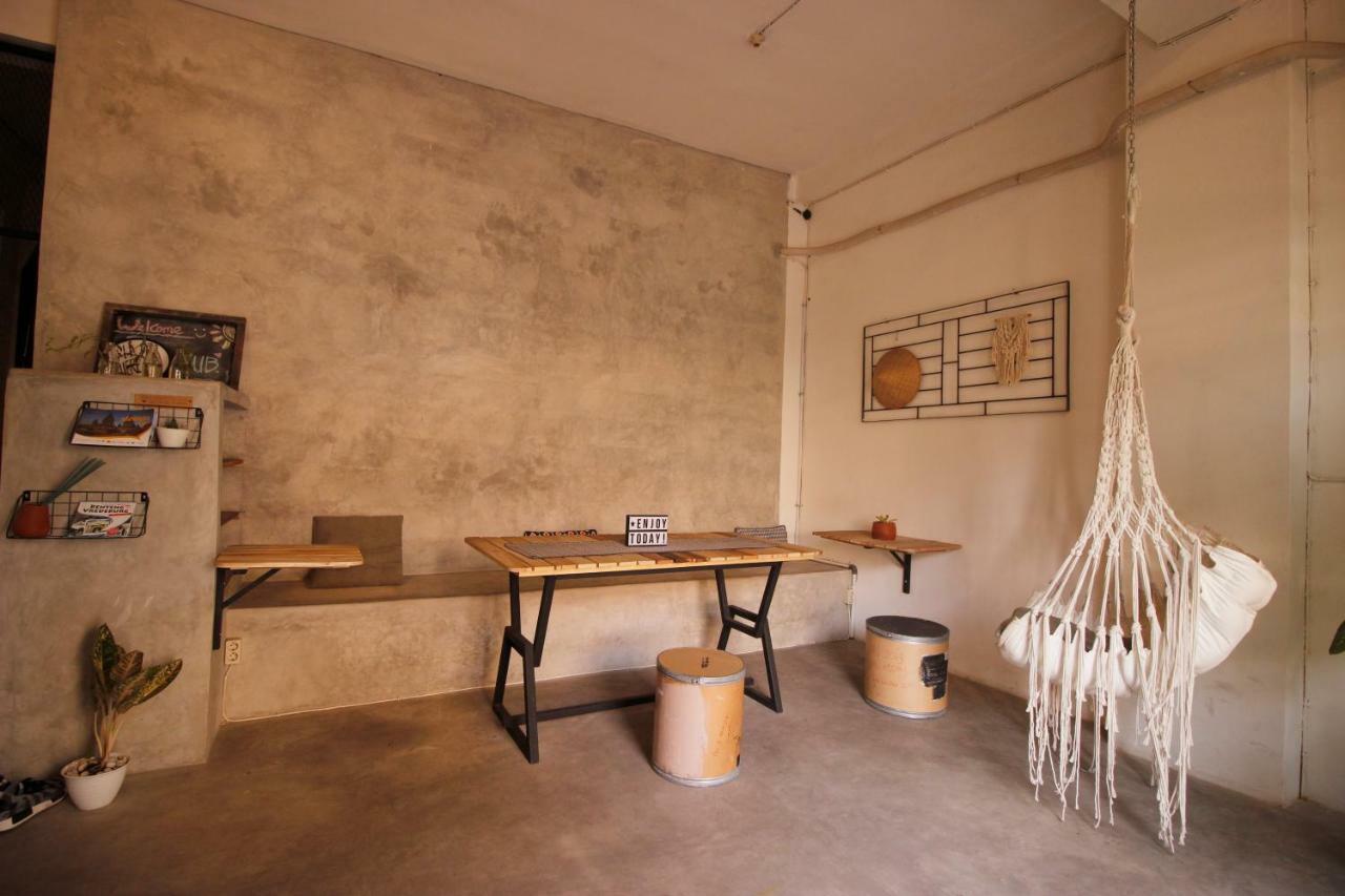 Sante Commune Hostel Yogyakarta Exterior photo